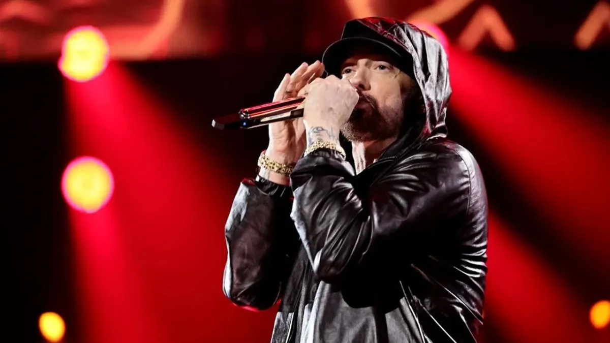 Evlat edindiği kızı hamile: Eminem ikinci kez dede olacak haberinin görseli