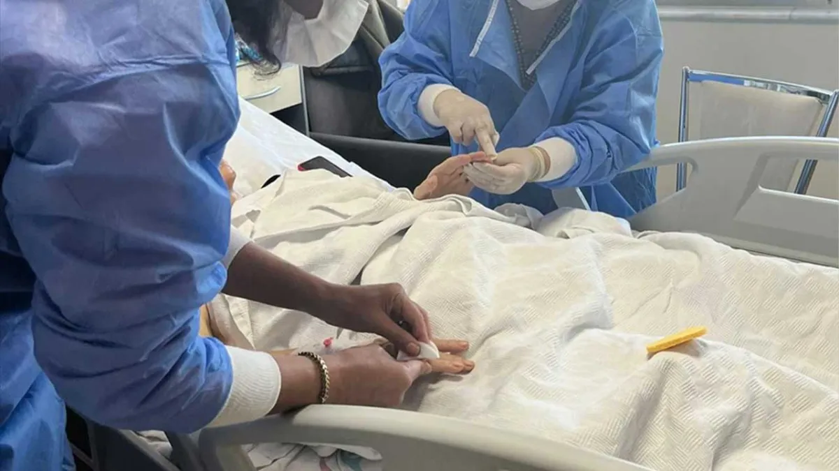 İzmir’de palyatif hastalar ve yakınlarına moral etkinliği düzenlendi haberinin görseli