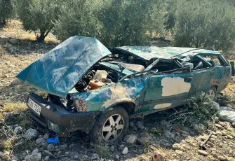 Manisa'da kaza: Devrilen otomobildeki karı koca öldü