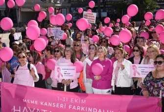 Menemen’de meme kanserine karşı farkındalık yürüyüşü