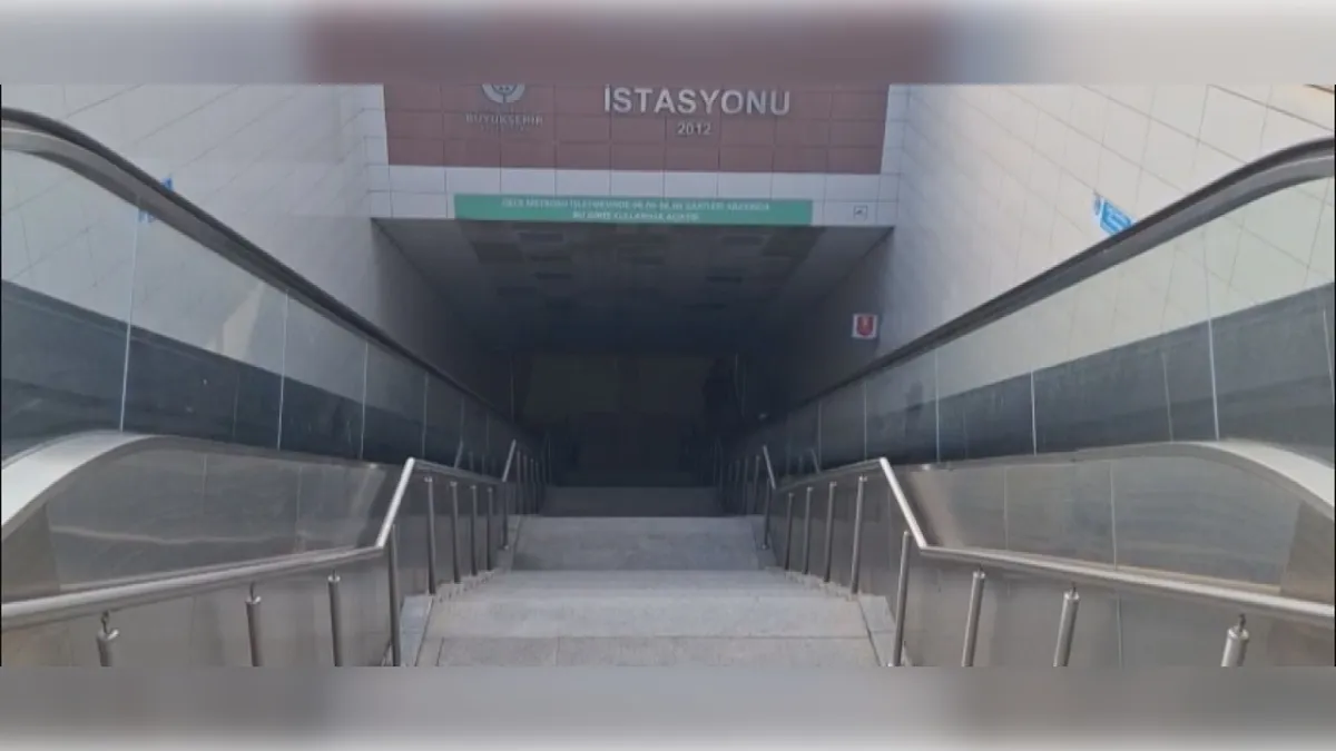 Metro raylarına atlayan kişi hayatını kaybetti haberinin görseli