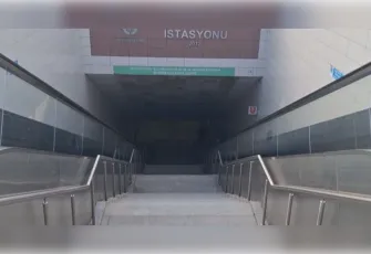 Metro raylarına atlayan kişi hayatını kaybetti