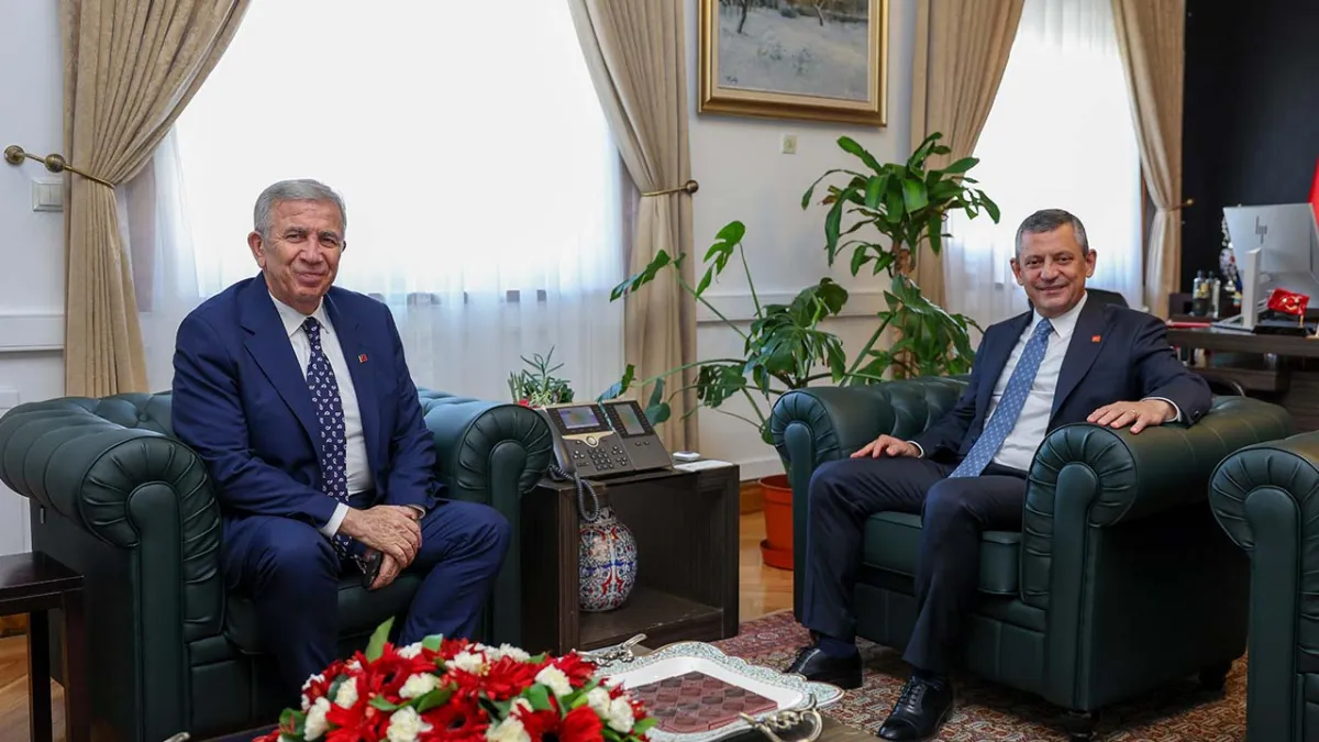 Özgür Özel ve Mansur Yavaş bir araya geldi haberinin görseli
