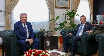 Özgür Özel ve Mansur Yavaş bir araya geldi