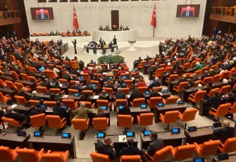 TBMM Genel Kurulu'nda gergin oturum: İYİ Parti ve DEM Parti arasında tansiyon yükseldi!