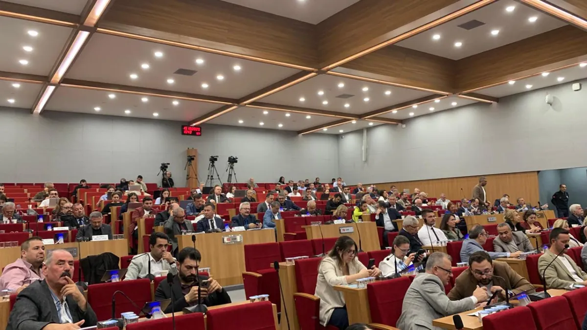 Büyükşehir Meclisi'nde gündem çöp sorunu! haberinin görseli