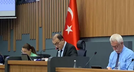 Büyükşehir Meclisi'nde yoğun mesai: Tugay’a borçlanma yetkisi!  