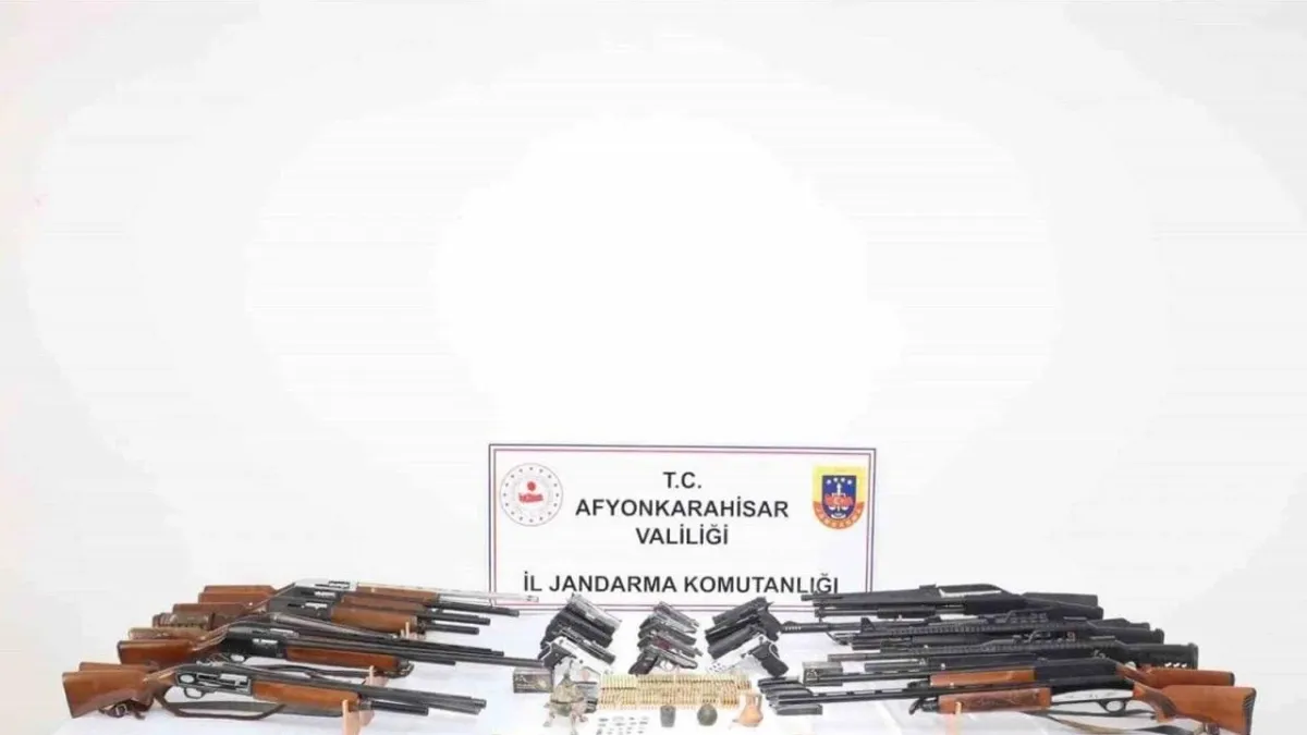 Düğün magandalarına operasyon: 42 kişinin evinde silah ele geçirildi haberinin görseli