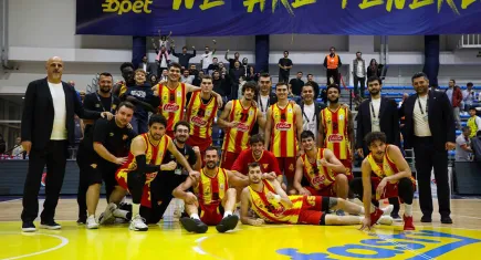 Göz-Göz, potada zafer peşinde