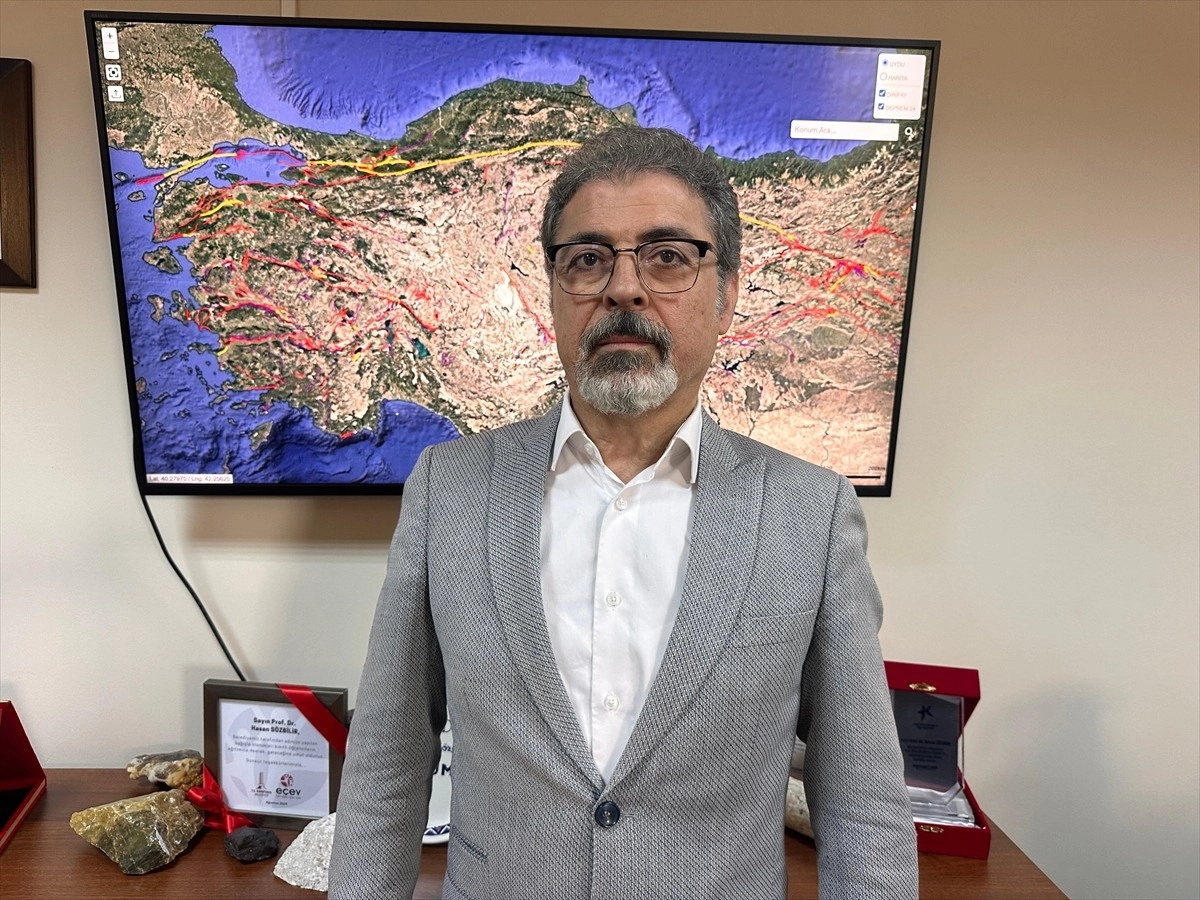 Hasan Sözbilir: Fayların deprem üretme zamanı geldi başlıklı video haberin görseli
