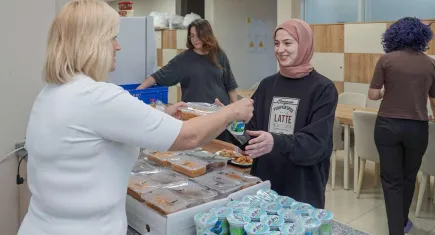 İzmir’de Büyükşehir’den kız öğrencilere güvenli ve ekonomik barınma desteği
