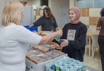 İzmir’de Büyükşehir’den kız öğrencilere güvenli ve ekonomik barınma desteği
