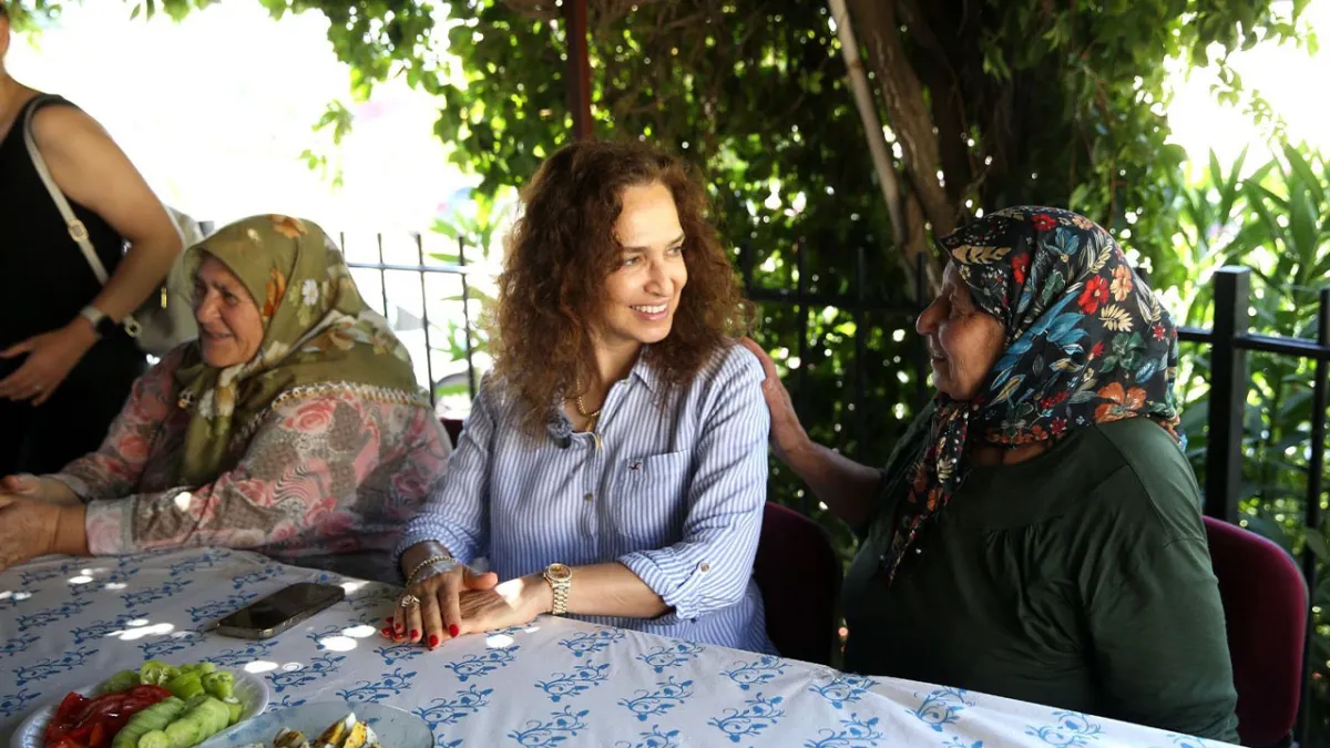 Karşıyaka’da ‘Kadın Gücü Mahallede’ projesiyle dayanışmayı büyüyor haberinin görseli