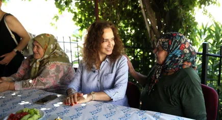 Karşıyaka’da ‘Kadın Gücü Mahallede’ projesiyle dayanışmayı büyüyor