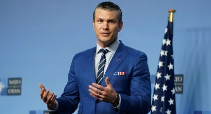 ABD Savunma Bakanı Pete Hegseth’in Uçağı acil indi