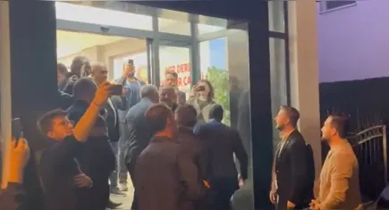 CHP İzmir örgütünden "Çağdaş Kaya" sloganları