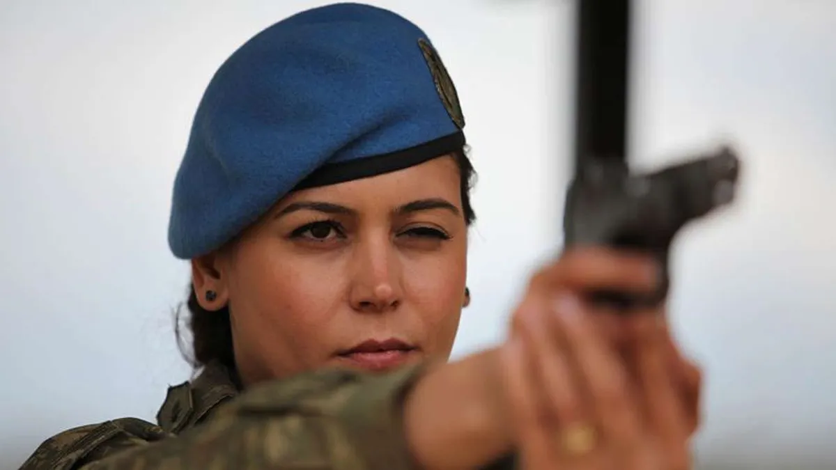 Kadınlara zorunlu askerlik mi geliyor? TBMM'de gündem yaratan teklif! Türkiye'de kadınlar askere gidecek mi? haberinin görseli