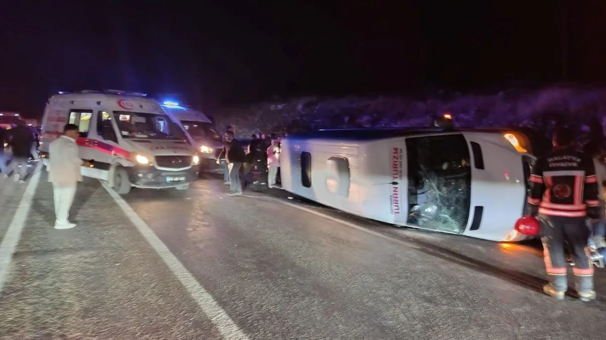 Malatya'da geziye giden öğrenciler kazada yaralandı haberinin görseli