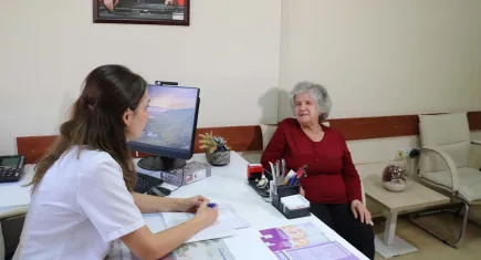 Rutin kontrole gitti, meme kanserini erken teşhisle yendi