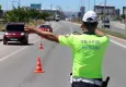 Tarihte görülmemiş trafik cezaları geliyor: Trafikte arabadan inen 180 bin lira ceza ödeyecek!