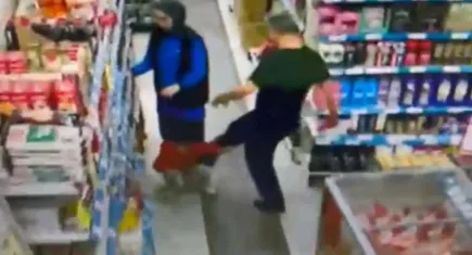 5 yaşındaki oğlunu acımasızca tekmelemişti :O 'baba' adliyeye sevk edildi