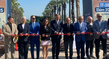 9’uncu İzmir Uluslararası Edebiyat Festivali ve 6’ncı İzmir Kitap Fuarı kapılarını açtı 