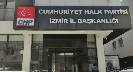 CHP’de kongre günü yaprak dökümü: Şuursuz bir güruh İzmir’e tahakküm etmekte! 