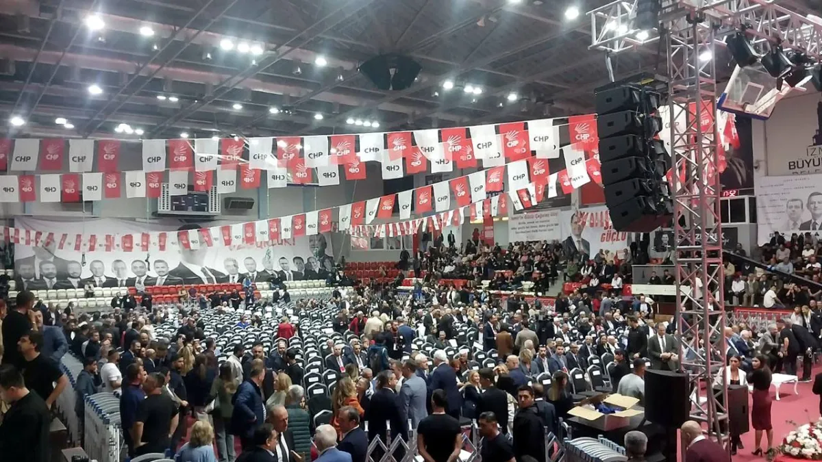 CHP İzmir’de kongre heyecanı başladı