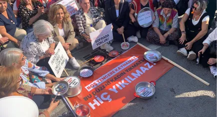CHP’li kadınlardan yoksulluk eylemi: Ekonomik kriz değil iktidarın tercihi!