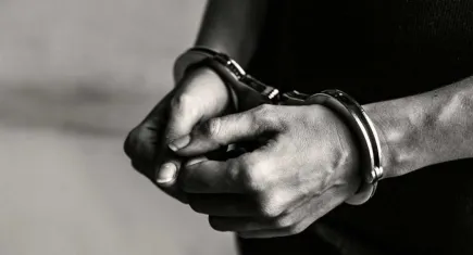 İzmir’de araç hırsızlıklarından aranan firari hükümlü yakalandı