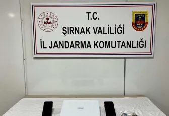 Savcı adını kullanan 2 polis, rüşvetten tutuklandı