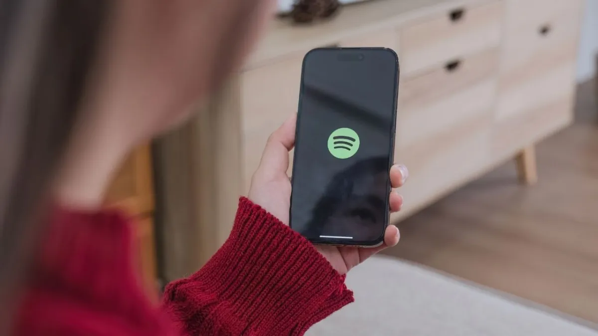 Spotify, dev plak şirketleriyle el ele: Yapay zekaya karşı telif duvarı yükseliyor! haberinin görseli