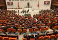 TBMM Genel Kurulu’nda ‘Mandacı’ ve ‘Alçak’ Tartışması: Oturuma Ara Verildi