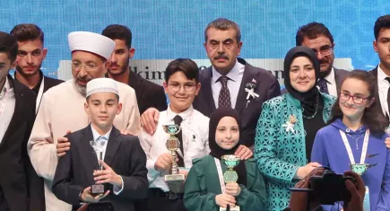 Yusuf Tekin: İmam hatip neslinin varlığı tüm insanlık için hayati önem taşımaktadır