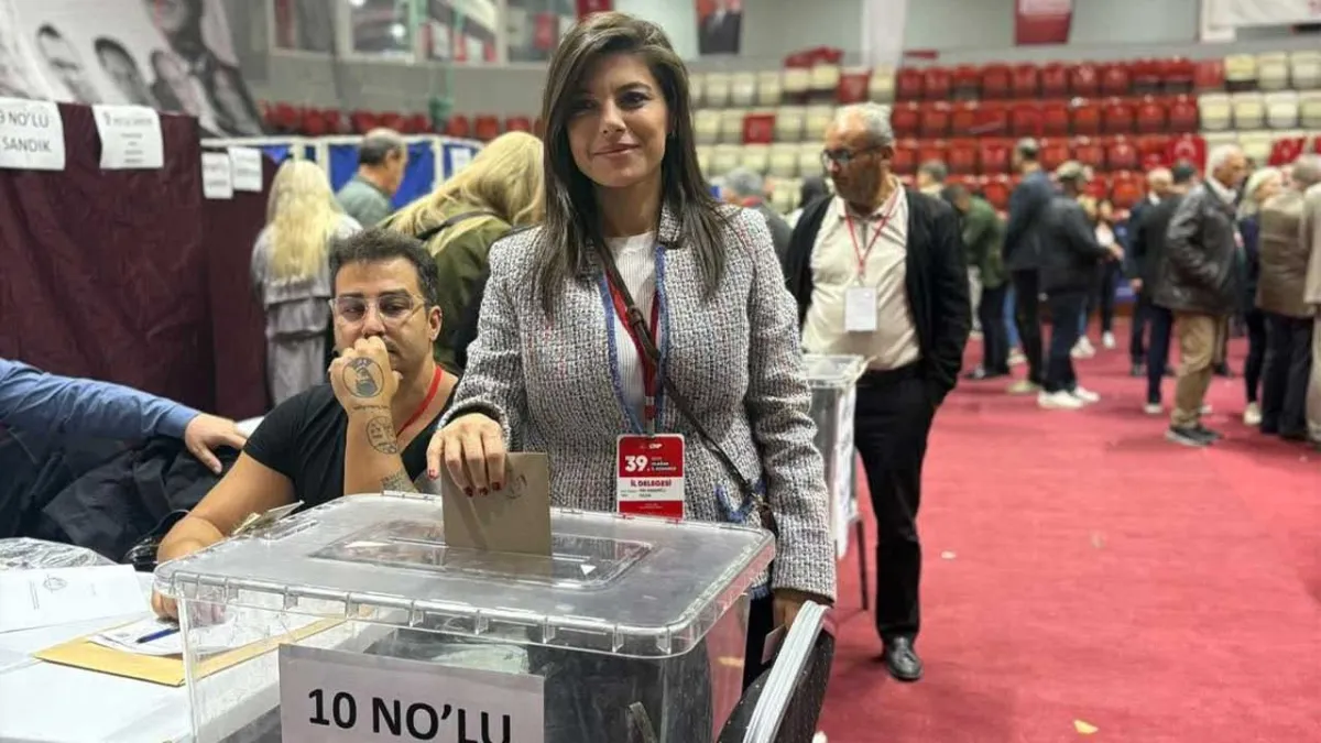 30 ilçenin tek tadın başkanı İpek Onbaşıoğlu kurultay delegesi seçildi haberinin görseli