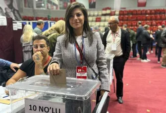 30 ilçenin tek tadın başkanı İpek Onbaşıoğlu kurultay delegesi seçildi