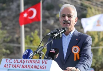 Bakan Uraloğlu Antalya’da iki büyük müjde verdi! O yol trafiği tarih oluyor