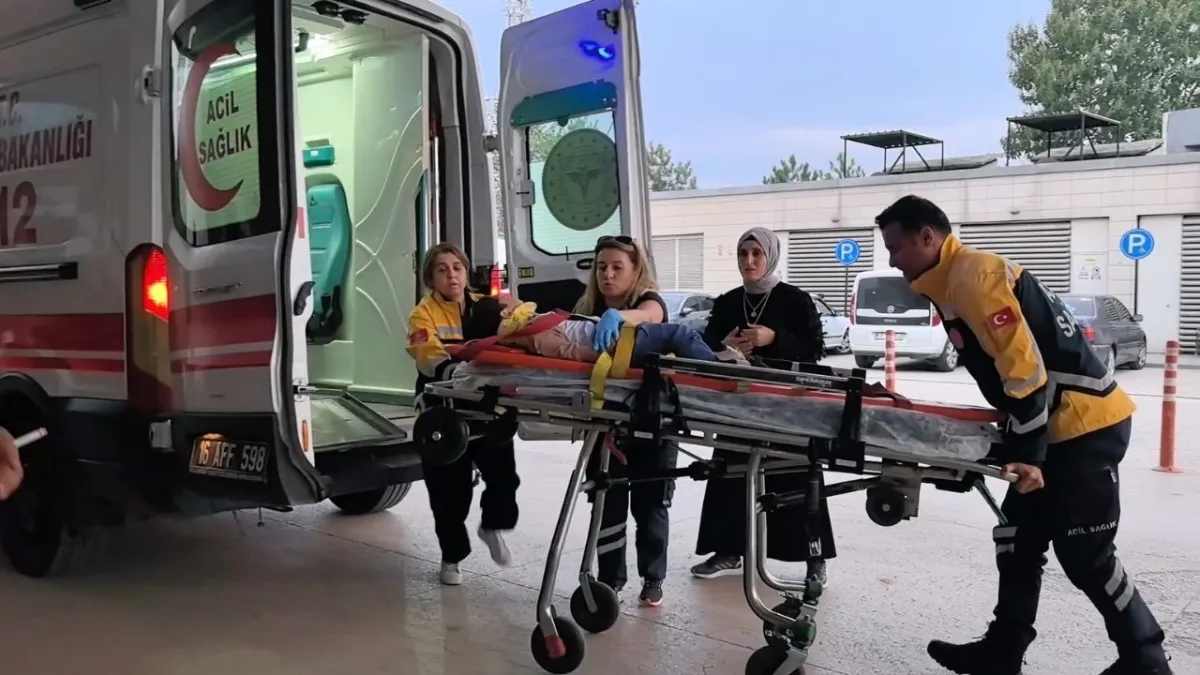 Bursa’da 5 yaşındaki çocuk 3. kattan düştü! Serdar Y.’nin hayati tehlikesi sürüyor haberinin görseli