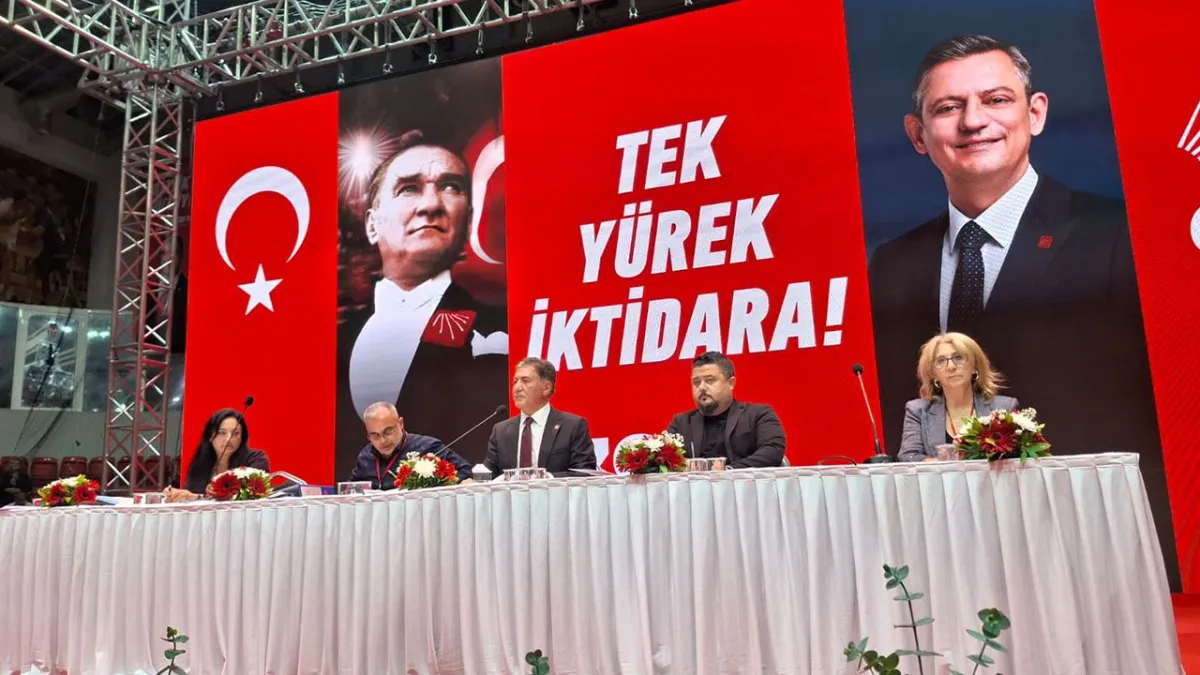 CHP İzmir başkanını seçiyor: Oy kullanma işlemi başladı! haberinin görseli