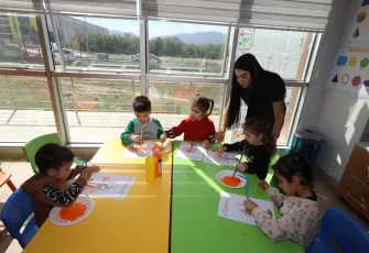 Efes Selçuk’ta çalışan annelere Masal Evi desteği 