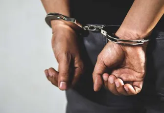 İzmir’de 5 motosiklet çalan 2 kişi tutuklandı