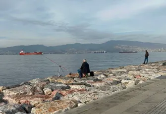 İzmir’de balık avında şok! Oltaya takılan insan kafatası polisi alarmda