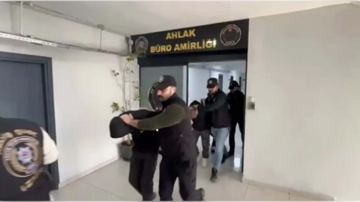 İzmir’de fuhuş operasyonu: 4 kişi tutuklandı haberinin görseli