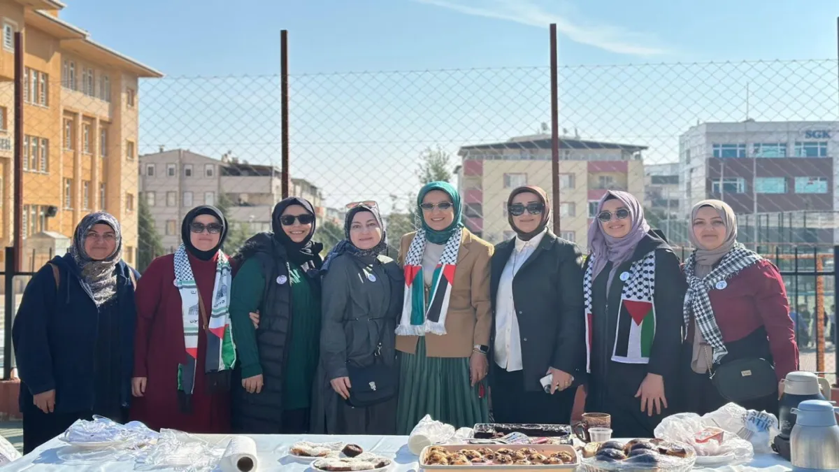 İzmirli öğrencilerden Filistin’e destek kermesi haberinin görseli