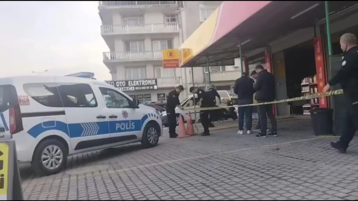 Kask takıp motosikletle araç bakım servisini bastı: 2 Yaralı haberinin görseli