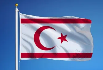 KKTC seçim günü sürprizleri: Yasaklar başladı, oy sandıkları sessizliğe büründü!