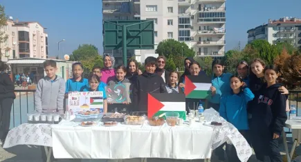 Öğrencilerden Filistin’e destek: Kemalpaşa’da duygu dolu kermes!