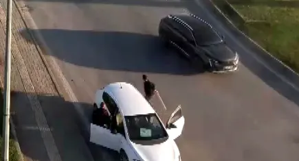 Polise sopayla saldıran sürücü tutuklandı