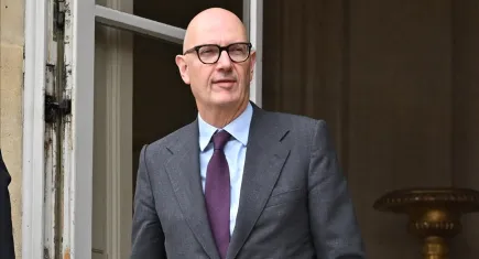 S&P, Fransa’nın kredi notunu düşürdü! Bakan Lescure’den sert çıkış: Bu ciddi bir çağrı!