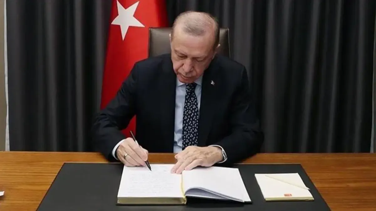 19 Ekim 2025 Resmî Gazete’de önemli güncellemeler: İstanbul Arel Üniversitesi’nden ticaret ve yargıya yeni düzenlemeler haberinin görseli